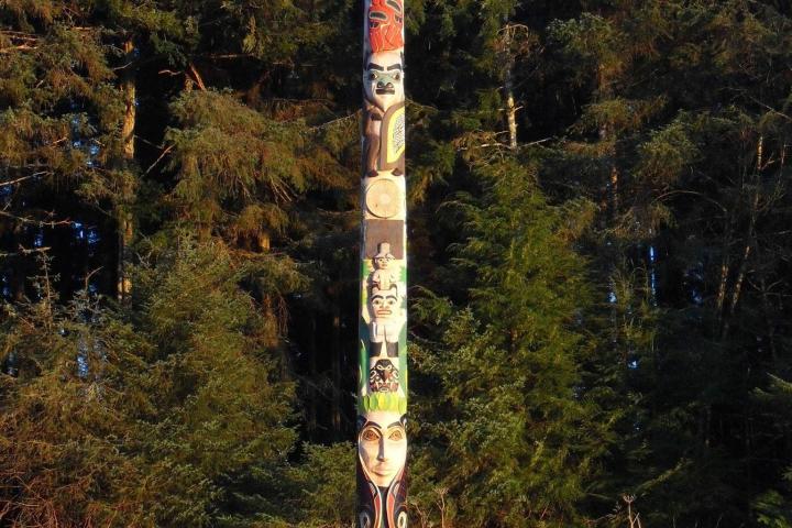 Single Totem pole
